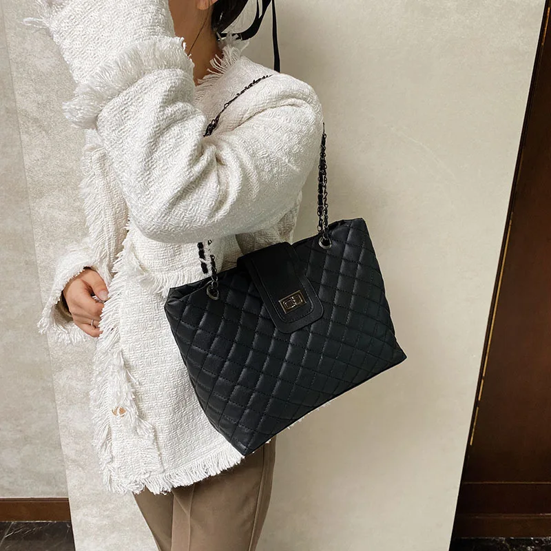 Luxury Designer Pu Leather Chain Women Shoulder Bag High Quality Large Capacity Ladies Crossbody Bags For Women Messenger Bags
Luxury Designer Pu Leather Chain Women Shoulder Bag High Quality Large Capacity Ladies Crossbody Bags For Women Messenger Bags