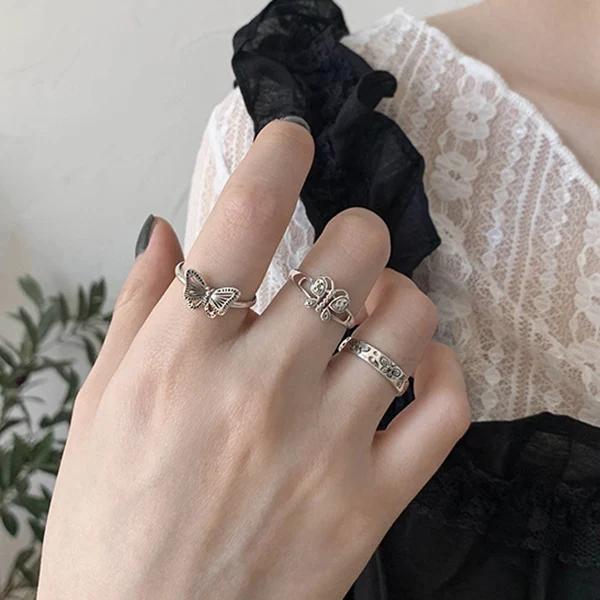 Coconal Retro Hollow Fashion Open Butterfly Ring Wedding Memorial Gift Woman Personalized Jewelry Party Gift
Coconal Retro Hollow Fashion Open Butterfly Ring Wedding Memorial Gift Woman Personalized Jewelry Party Gift