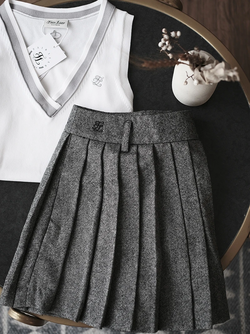 Golf clothing women's autumn and winter outdoor sports all-match wool culottes casual western-style pleated skirt age-reducing f
Golf clothing women's autumn and winter outdoor sports all-match wool culottes casual western-style pleated skirt age-reducing f