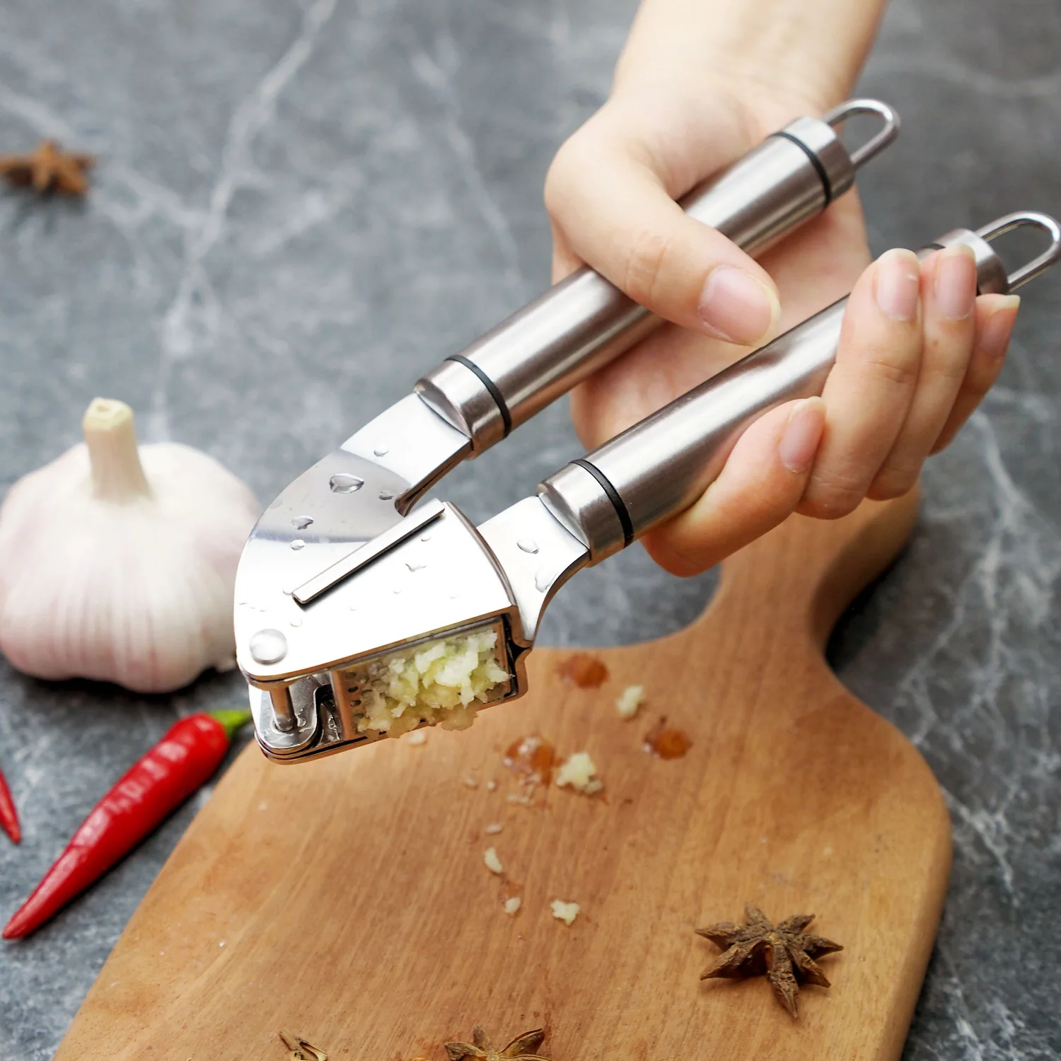 Stainless Steel Garlic Masher Manual Garlic Press Household Kitchen Garlic Masher Tool Garlic Squeezer garlic crusher
Stainless Steel Garlic Masher Manual Garlic Press Household Kitchen Garlic Masher Tool Garlic Squeezer garlic crusher