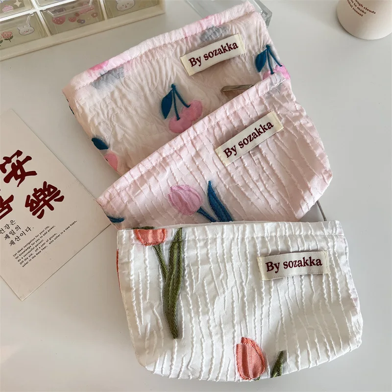 Korean 3D Flower Printed Women Cosmetic Bag Pencil Case Travel Cute Floral Makeup Brushes Make Up Lipsticks Storage Bag Pouch 
Korean 3D Flower Printed Women Cosmetic Bag Pencil Case Travel Cute Floral Makeup Brushes Make Up Lipsticks Storage Bag Pouch