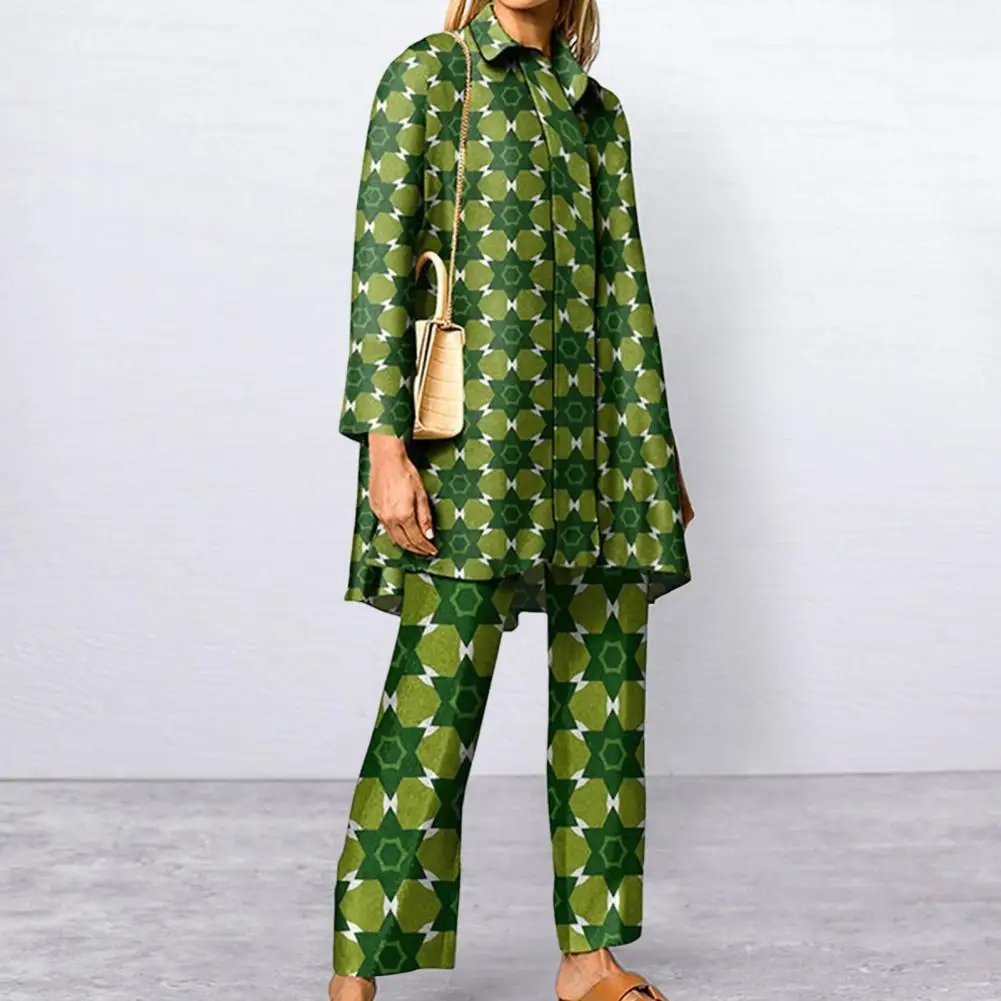 Женский осенний комплект из 2 предметов, топ с широкими штанинами и принтом в виде волн
Женский осенний комплект из 2 предметов, топ с широкими штанинами и принтом в виде волн