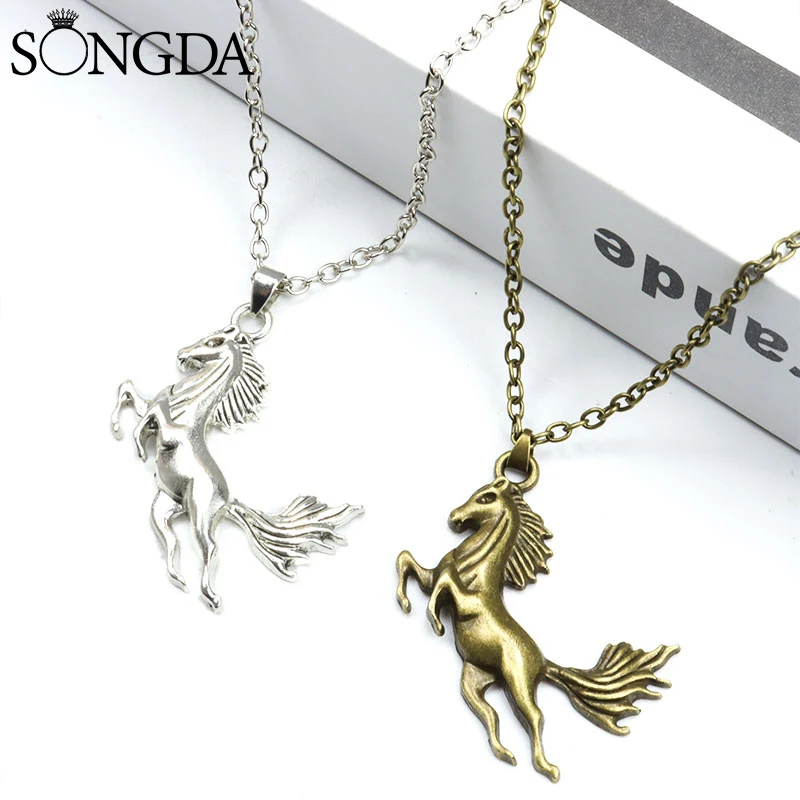 Animal Running Horse Steed Necklace Fashion Women Men Neck Chain Punk Animal Alloy Pendant Charm Fashion Jewelry Gift Accessory
Animal Running Horse Steed Necklace Fashion Women Men Neck Chain Punk Animal Alloy Pendant Charm Fashion Jewelry Gift Accessory