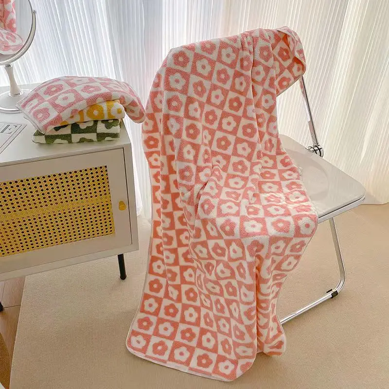 Полотенце из кораллового флиса, быстросохнущее удлиненное пляжное полотенце с цветочной вышивкой
Полотенце из кораллового флиса, быстросохнущее удлиненное пляжное полотенце с цветочной вышивкой