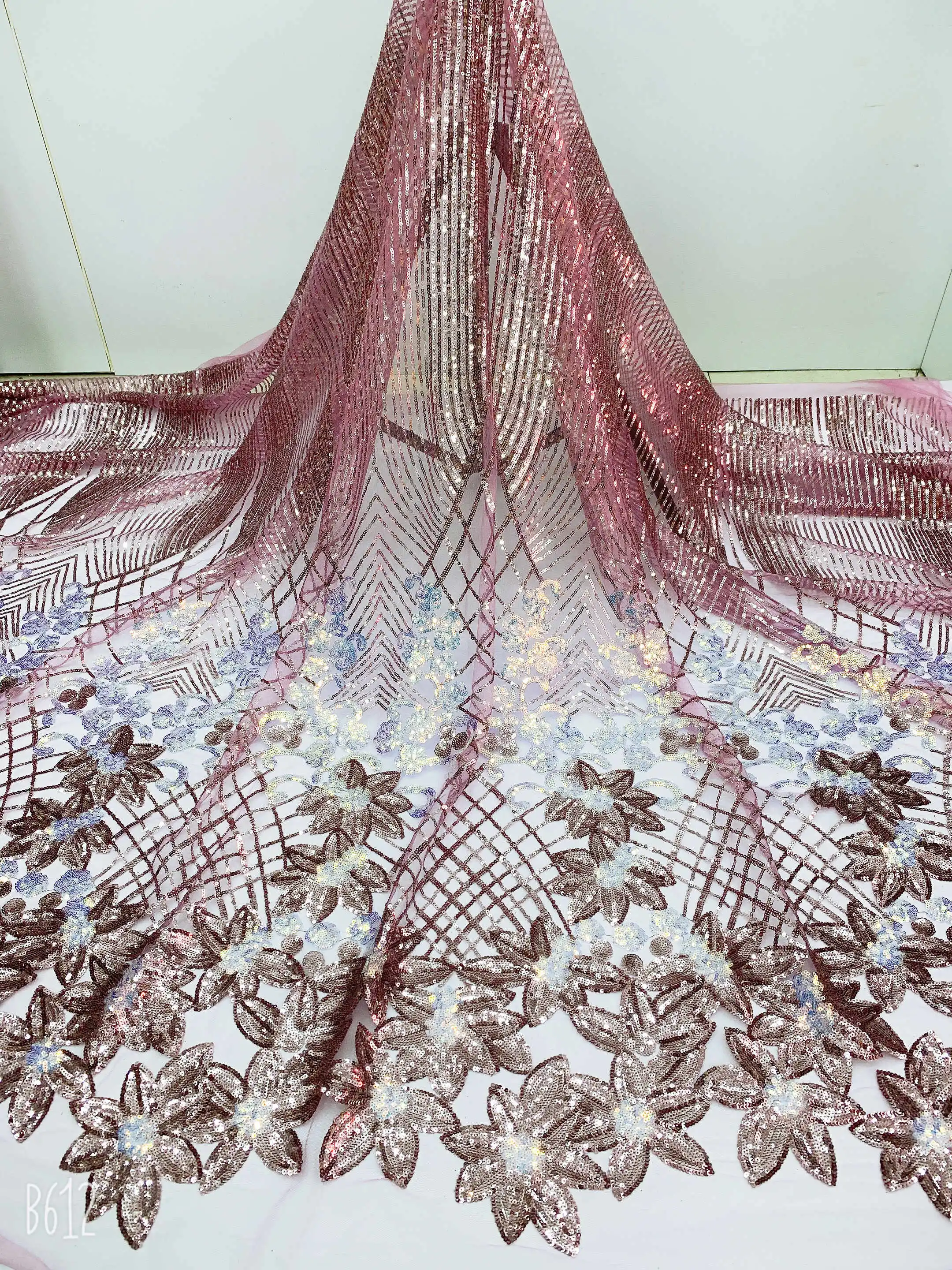 2022 African Net Lace with Sequins Material for Wedding Dress Hot Sale Tissus en Dentelle 5 Yards for Gown Sewing SJLN02
2022 African Net Lace with Sequins Material for Wedding Dress Hot Sale Tissus en Dentelle 5 Yards for Gown Sewing SJLN02