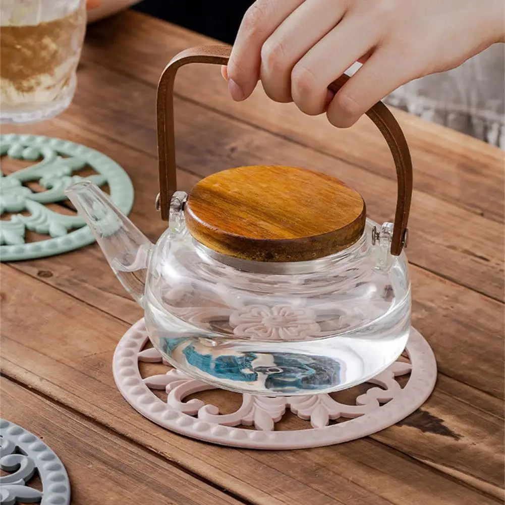 40%HOTTable Mat Round Shape Non-slip Hanging Design Hollow Flower Heat Resistance Anti-scald Pot Holder Table Placemat Kitchen A
40%HOTTable Mat Round Shape Non-slip Hanging Design Hollow Flower Heat Resistance Anti-scald Pot Holder Table Placemat Kitchen A