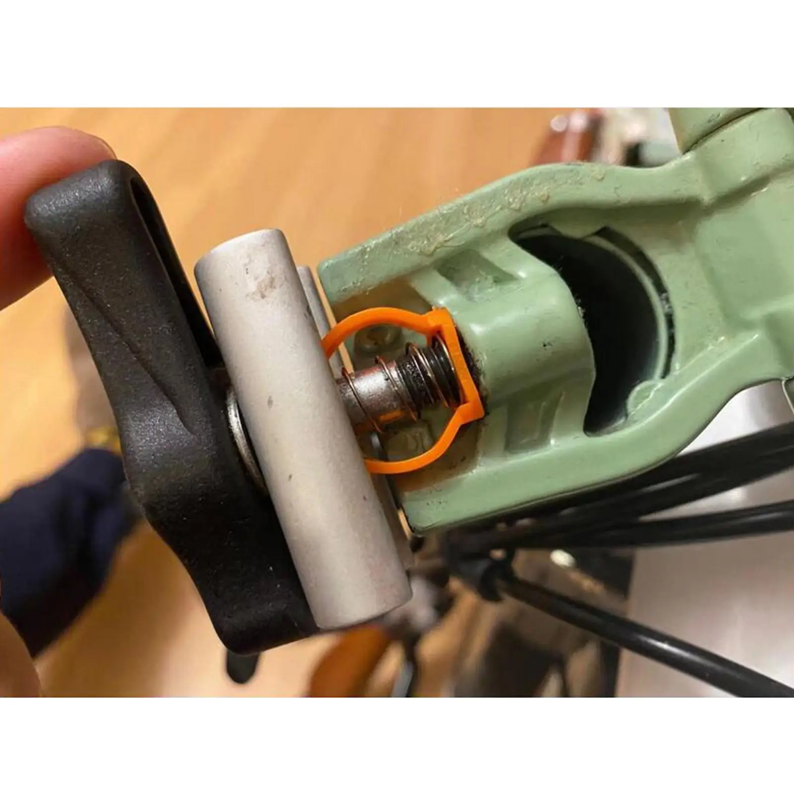 2Pcs Magnetic Hinge Clamp Plate for Folding Bike Bicycle C Clamp Plate Lightweight 29.5G Aluminum Alloy
2Pcs Magnetic Hinge Clamp Plate for Folding Bike Bicycle C Clamp Plate Lightweight 29.5G Aluminum Alloy