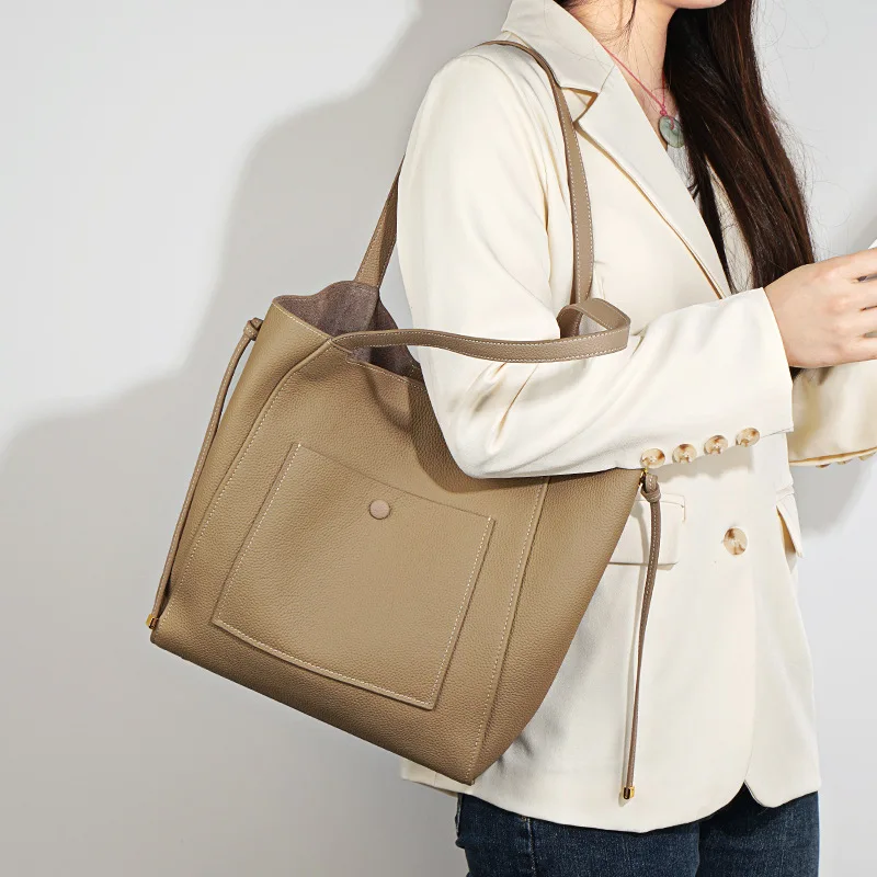 2022 New Cowhide Women's Bag Tote Bag Versatile Large Capacity Fashion Shoulder Bag Large Bag
2022 New Cowhide Women's Bag Tote Bag Versatile Large Capacity Fashion Shoulder Bag Large Bag