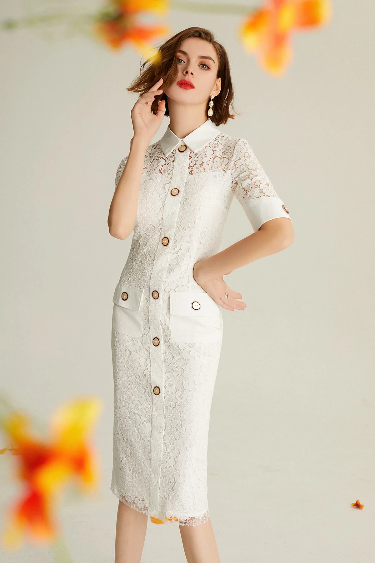 White Lace Mother of the Bride Dress Button High Neck Short Sleeve Corset Slim Knee Length Elegant Mother Gown Wedding Party New
White Lace Mother of the Bride Dress Button High Neck Short Sleeve Corset Slim Knee Length Elegant Mother Gown Wedding Party New