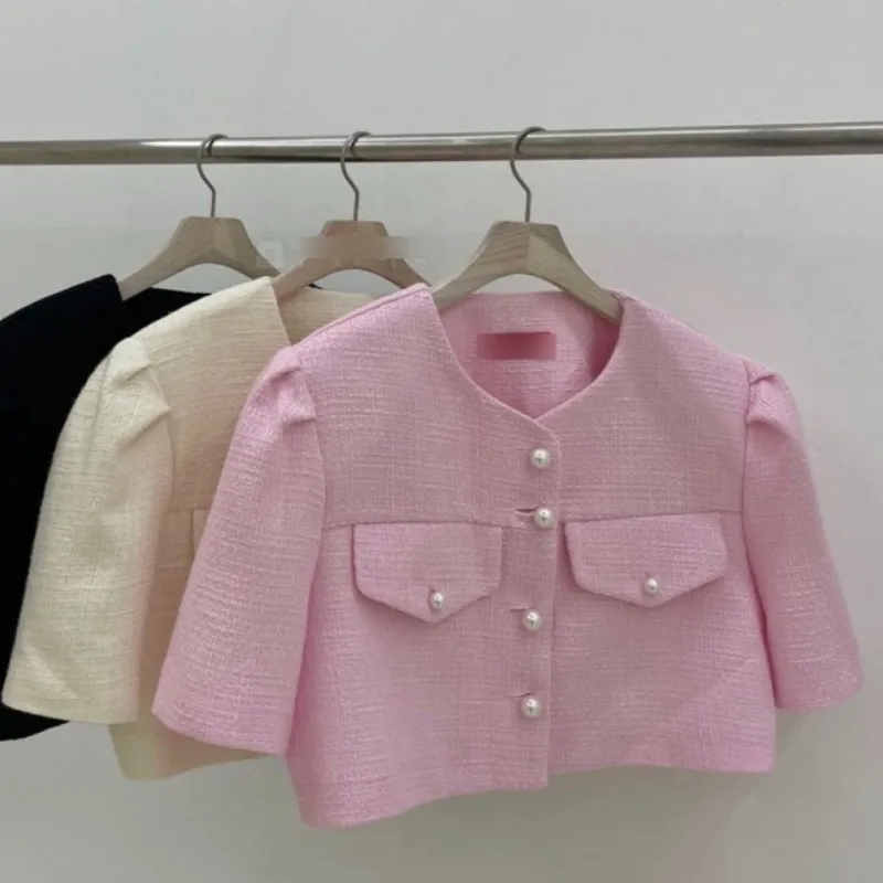 

Женское твидовое пальто, розовое короткое пальто с круглым вырезом, короткими рукавами-фонариками и жемчужными пуговицами, одежда в Корейс...