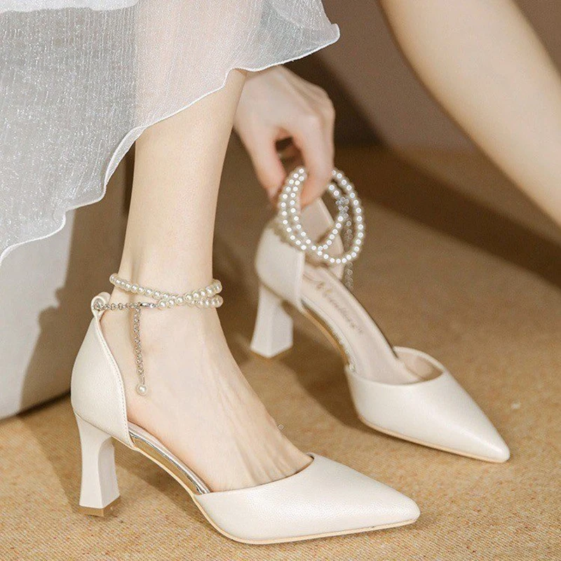

Туфли-лодочки из искусственной кожи, женские модные свадебные туфли с ремешком на щиколотке и жемчугом, привлекательные женские туфли с острым носком на высоком каблуке-шпильке, 2023