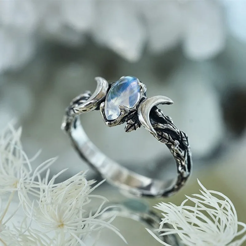 Vintage Crescent Moonstone Ring for Women Simple Personality Girl Wedding Party Ancient Silver Color Moon Ring Jewelry Gift
Vintage Crescent Moonstone Ring for Women Simple Personality Girl Wedding Party Ancient Silver Color Moon Ring Jewelry Gift