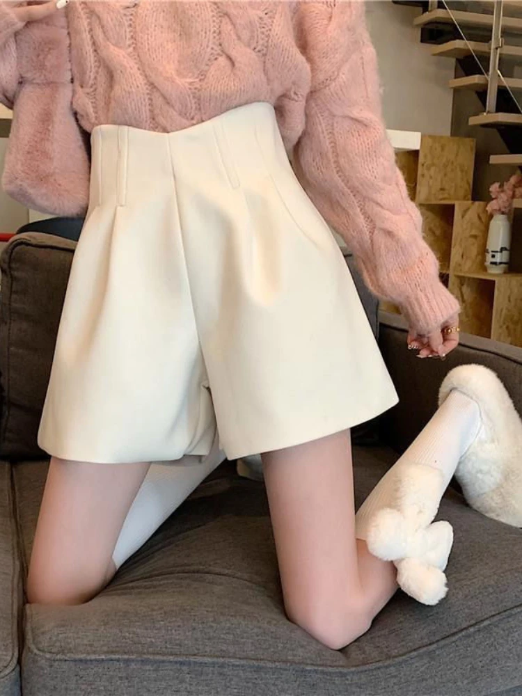 New Hot Autumn Winter Women Clothes Fashion Faux Leather Shorts Loose A Line Wide Leg High Waist Shorts Women PU Short T369
New Hot Autumn Winter Women Clothes Fashion Faux Leather Shorts Loose A Line Wide Leg High Waist Shorts Women PU Short T369
