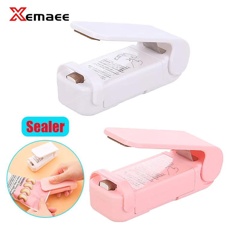 Mini Portable Sealer Home Kitchen Storage Preservation and Organization Sealing Food Clips Efficient and Fast Heat Sealer 
Mini Portable Sealer Home Kitchen Storage Preservation and Organization Sealing Food Clips Efficient and Fast Heat Sealer