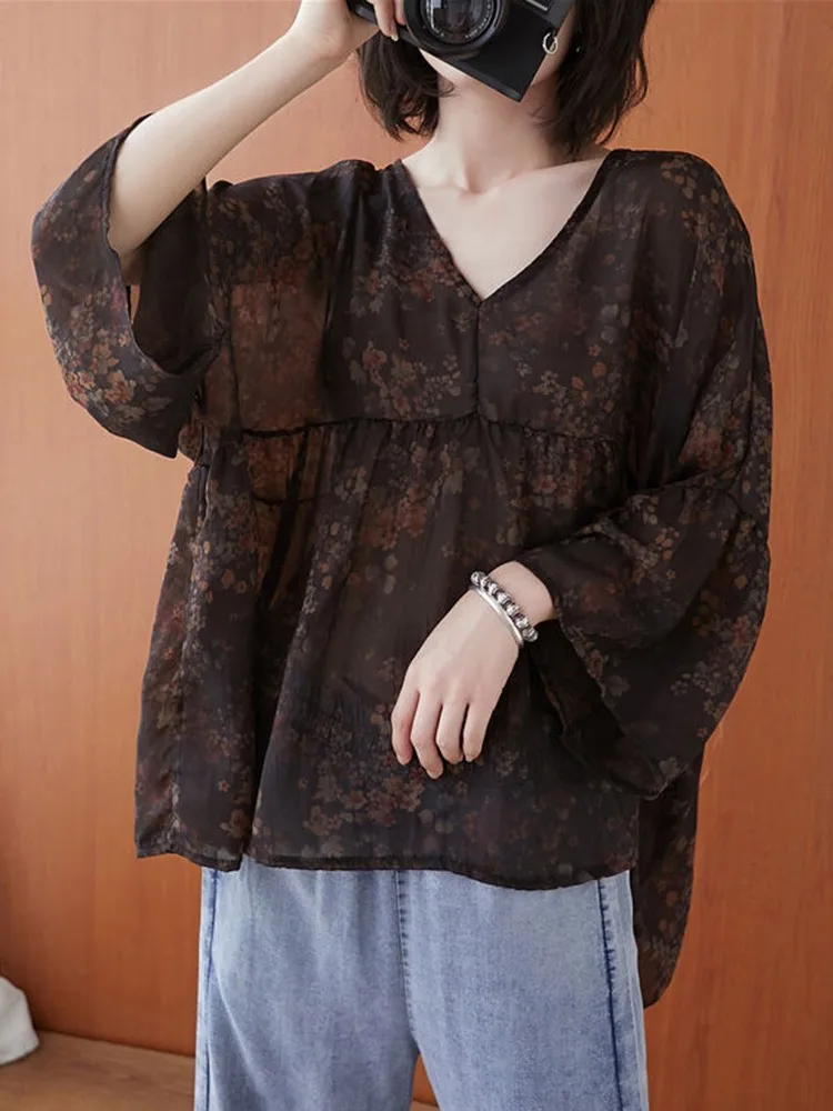 Женские повседневные футболки, новинка 2022, винтажный стиль, v-образный вырез, цветочный принт, свободные удобные женские шифоновые топы, фут... 
Женские повседневные футболки, новинка 2022, винтажный стиль, v-образный вырез, цветочный принт, свободные удобные женские шифоновые топы, фут...