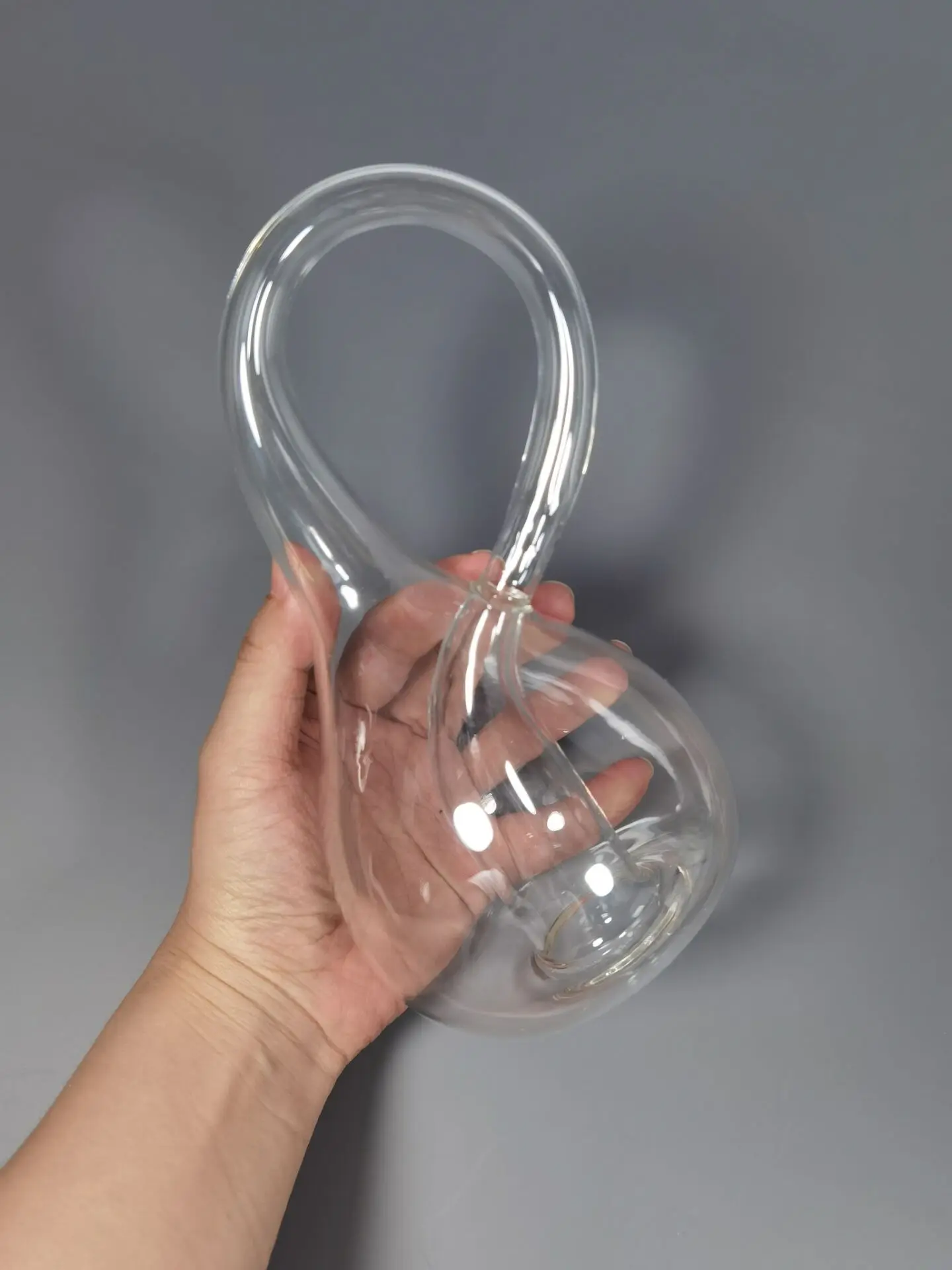 Заводские продажи, бутылки Klein, утолщенные украшения, четырехмерные космические бутылки, декоративные стеклянные бутылки, подарки
Заводские продажи, бутылки Klein, утолщенные украшения, четырехмерные космические бутылки, декоративные стеклянные бутылки, подарки