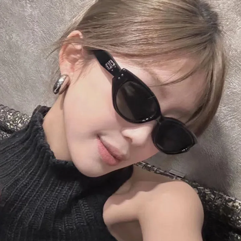 Солнцезащитные очки «кошачий глаз» в винтажном стиле UV400
Солнцезащитные очки «кошачий глаз» в винтажном стиле UV400