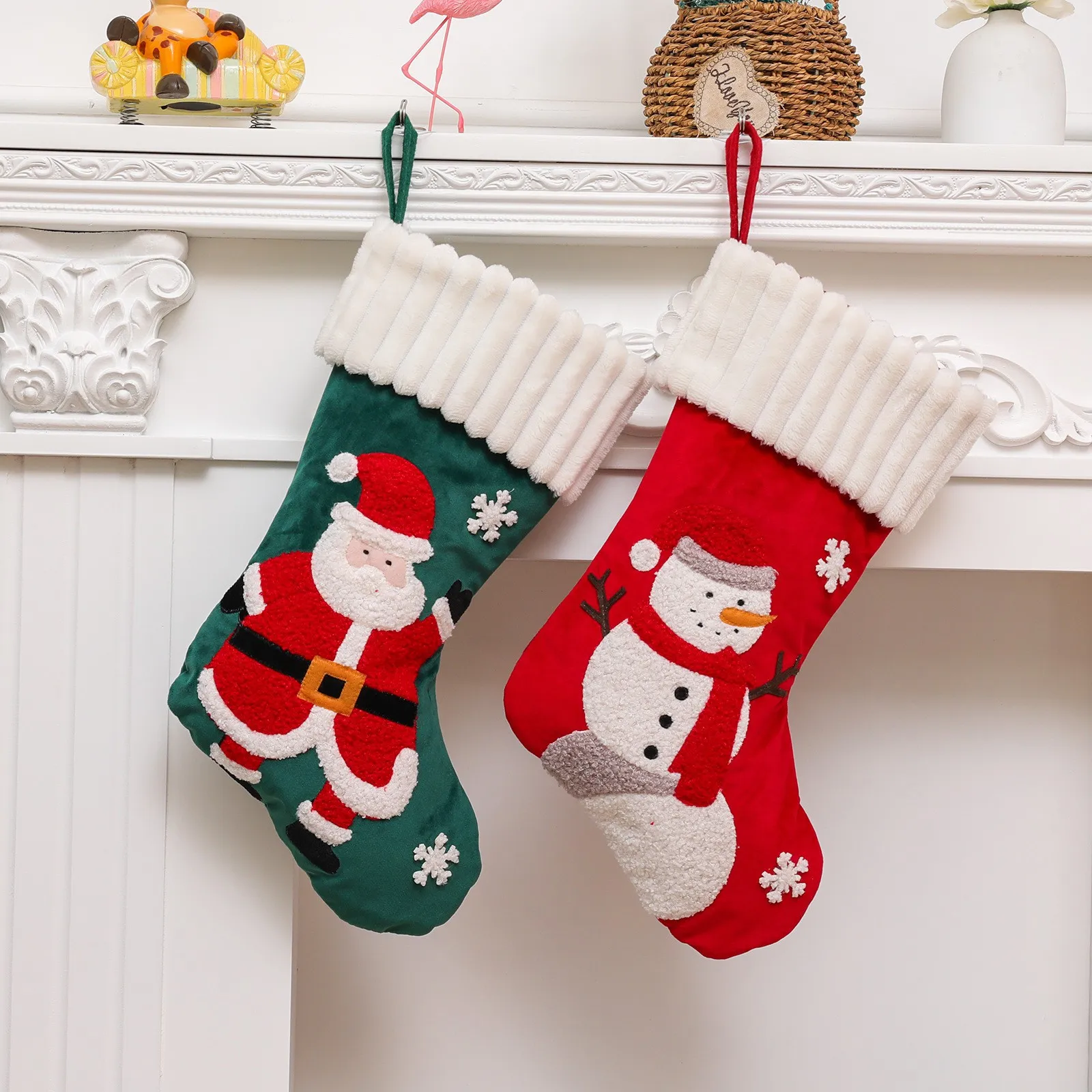 

Рождественские чулки, украшения для камина, плюшевые Подарочные носки с Санта-Клаусом, снеговиком, детский Подарочный мешок для конфет, подвесное украшение для рождественской елки