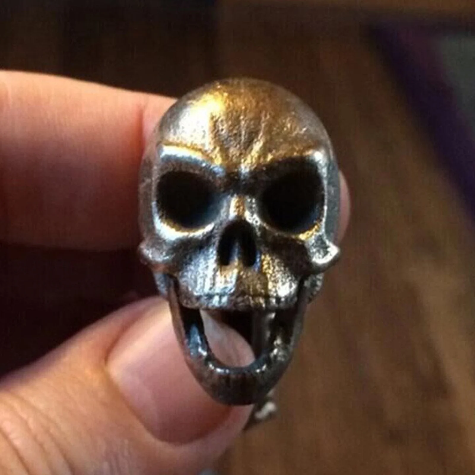 Horror Skeleton Beer Wine Bottle Card Bottle Opener Ring Kitchen Tools Accessories Gadgets Supplies Home Supplies Device
Horror Skeleton Beer Wine Bottle Card Bottle Opener Ring Kitchen Tools Accessories Gadgets Supplies Home Supplies Device