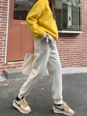 Thin pencil feet autumn and winter plus velvet jeans women's new black high-waisted slim bottoming trousers
Thin pencil feet autumn and winter plus velvet jeans women's new black high-waisted slim bottoming trousers
