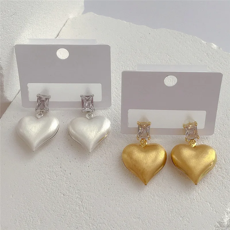 Statement Fashion Gold/Silver Color Metallic Love Heart Drop Earrings For Women
Statement Fashion Gold/Silver Color Metallic Love Heart Drop Earrings For Women