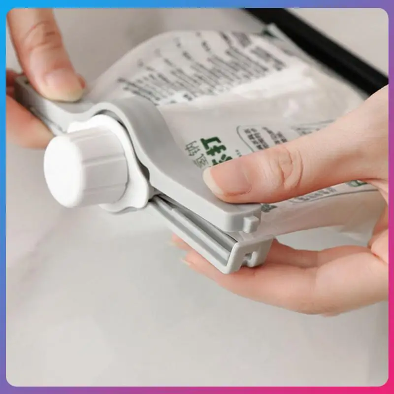 Household Simple Sealing Clip Sealing Tightly Kitchen Feeder Sealing Clip Portable Moisture-proof Sealing Clamp Bag Clips Hot
Household Simple Sealing Clip Sealing Tightly Kitchen Feeder Sealing Clip Portable Moisture-proof Sealing Clamp Bag Clips Hot