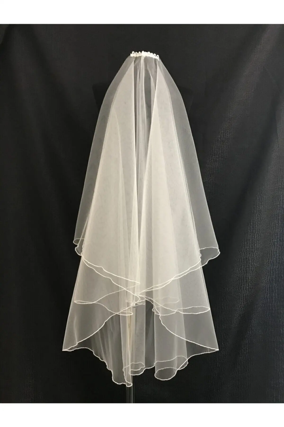 Bridal Accessories Off White Veil 1 Meter 2 Layer Scalloped 1St Quality Tulle flywheel Wedding Veil For Wedding Veil For Wedding 
Bridal Accessories Off White Veil 1 Meter 2 Layer Scalloped 1St Quality Tulle flywheel Wedding Veil For Wedding Veil For Wedding
