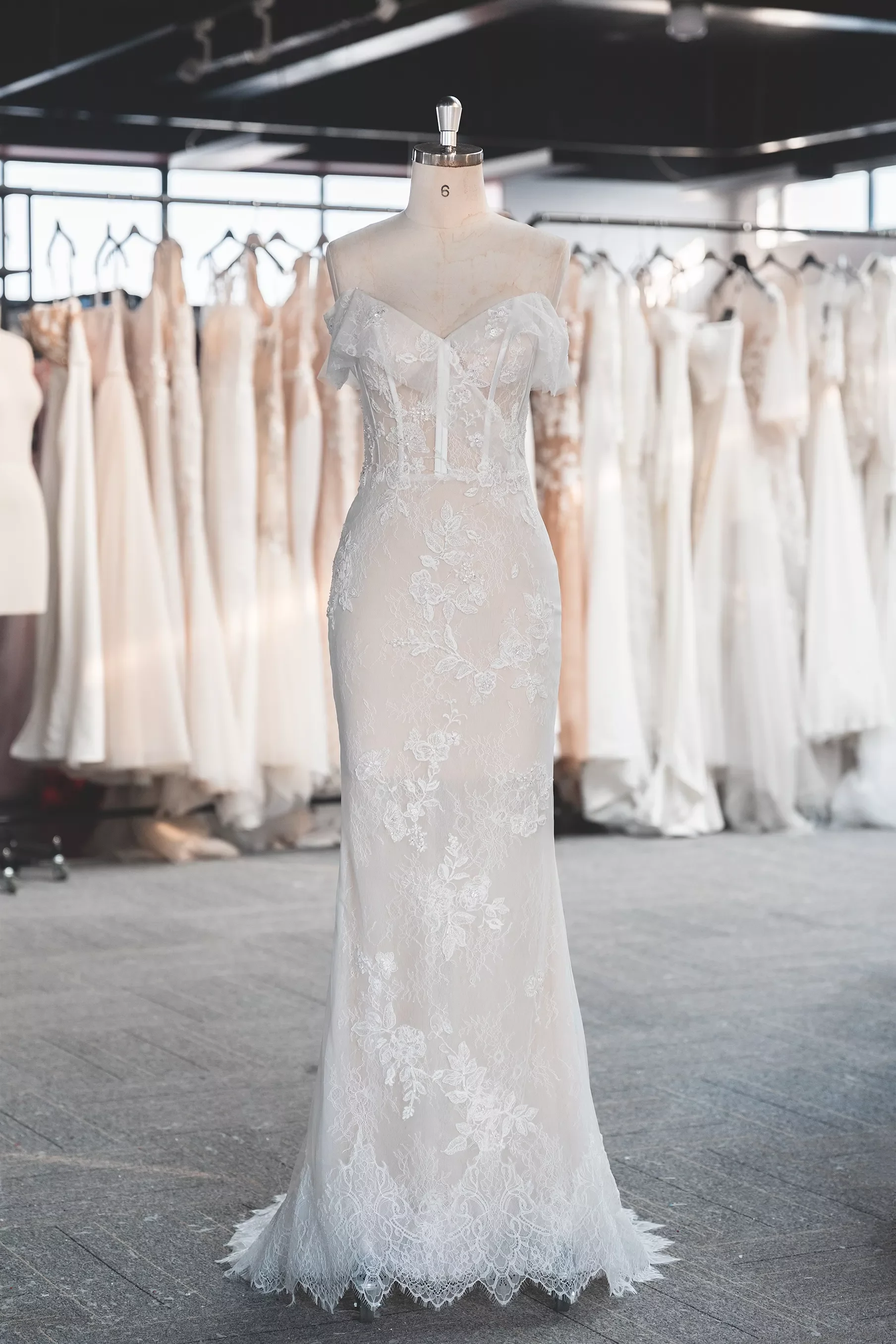 Атласный материал 10 м
Атласный материал 10 м