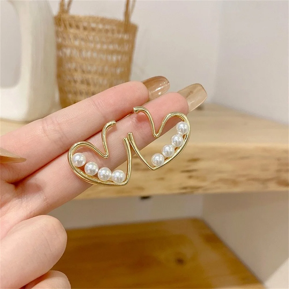 Korean Love Pearl Earrings For Women 2023 New Arrivals Trendy Popular Design Earrings Accessories All-Matched Jewelry
Korean Love Pearl Earrings For Women 2023 New Arrivals Trendy Popular Design Earrings Accessories All-Matched Jewelry