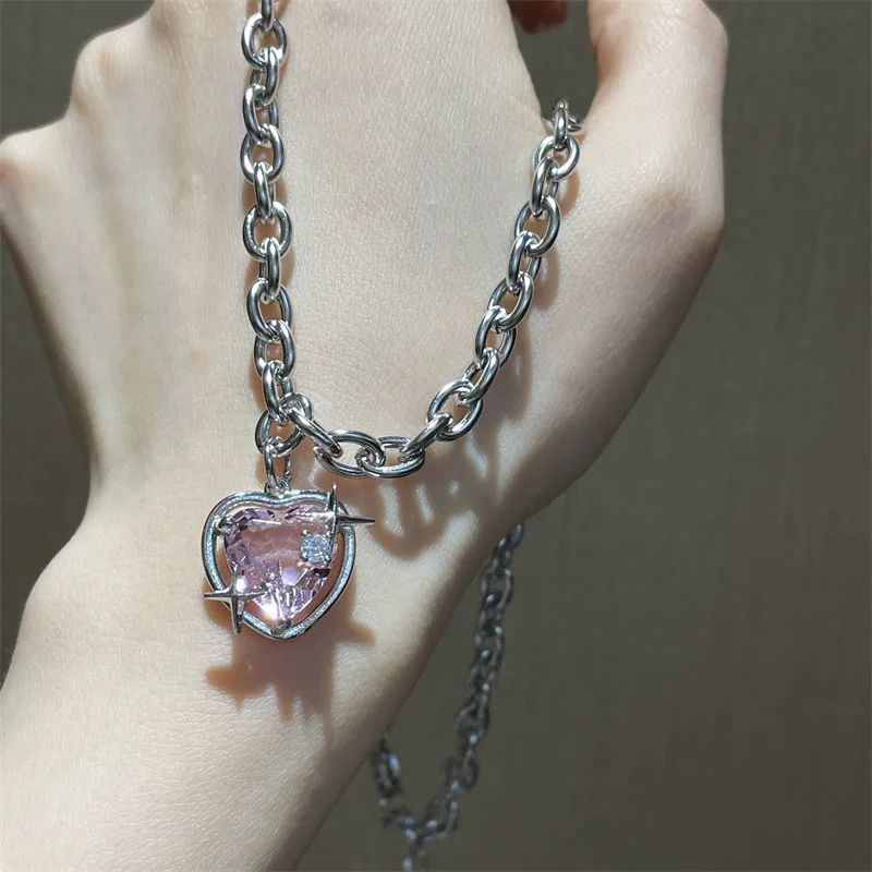 Women and jewPink Love Rhinestone Necklace Exquisite Clavicle Chain Temperament New Sweater Wedding Party Couples
Women and jewPink Love Rhinestone Necklace Exquisite Clavicle Chain Temperament New Sweater Wedding Party Couples