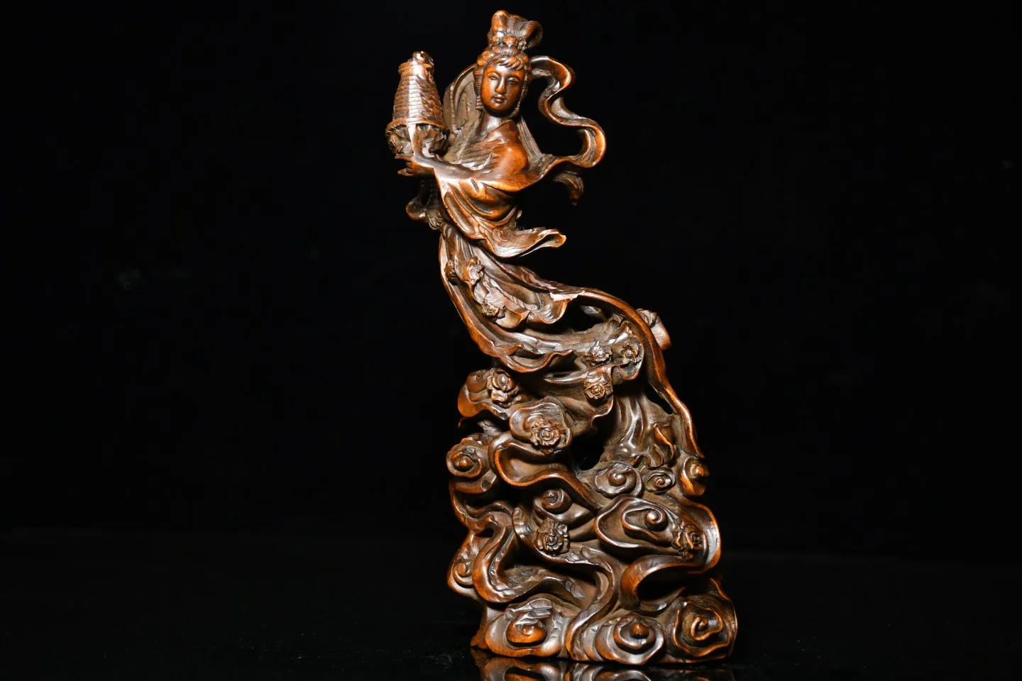 9"Chinese Folk Collection Boxwood Heavenly Lady Scattering Flowers Dunhuang Feitian classic beauty statue ornament Town house
9"Chinese Folk Collection Boxwood Heavenly Lady Scattering Flowers Dunhuang Feitian classic beauty statue ornament Town house