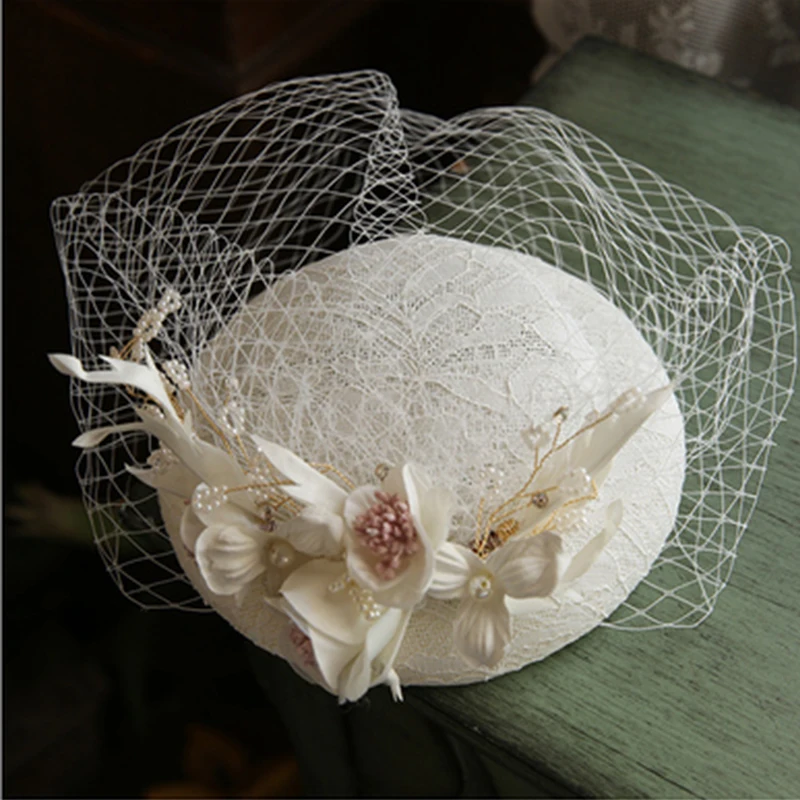 New French Vintage White Elegant Mesh Flower beret Women's Mori Wedding Dress Party Hat Fashion
New French Vintage White Elegant Mesh Flower beret Women's Mori Wedding Dress Party Hat Fashion