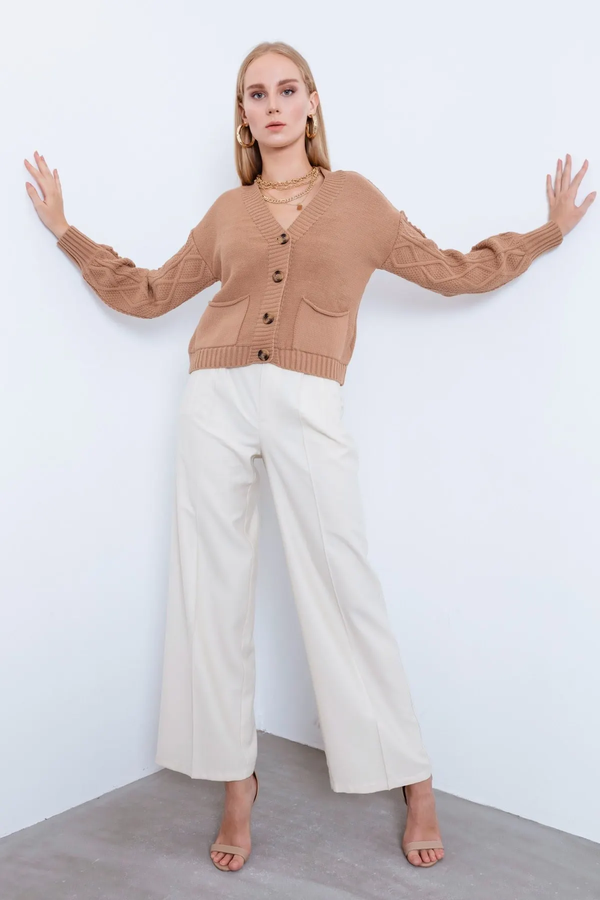 Women's Cardigan Taba Sleeve Patterned Buttoned Casual Knitted Quality Fashion Cardigan Sweaters Loose Sweater Sweater Jumper
Women's Cardigan Taba Sleeve Patterned Buttoned Casual Knitted Quality Fashion Cardigan Sweaters Loose Sweater Sweater Jumper