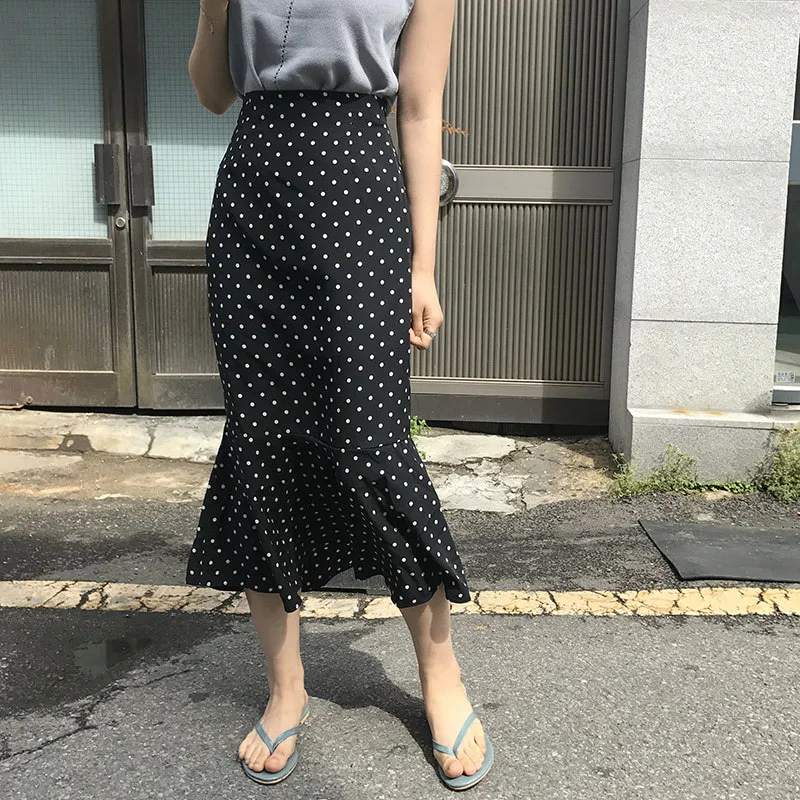 2022 Summer New Korean Version Retro Polka Dot High Waist Slim Slim Fishtail Skirt Women 
2022 Summer New Korean Version Retro Polka Dot High Waist Slim Slim Fishtail Skirt Women