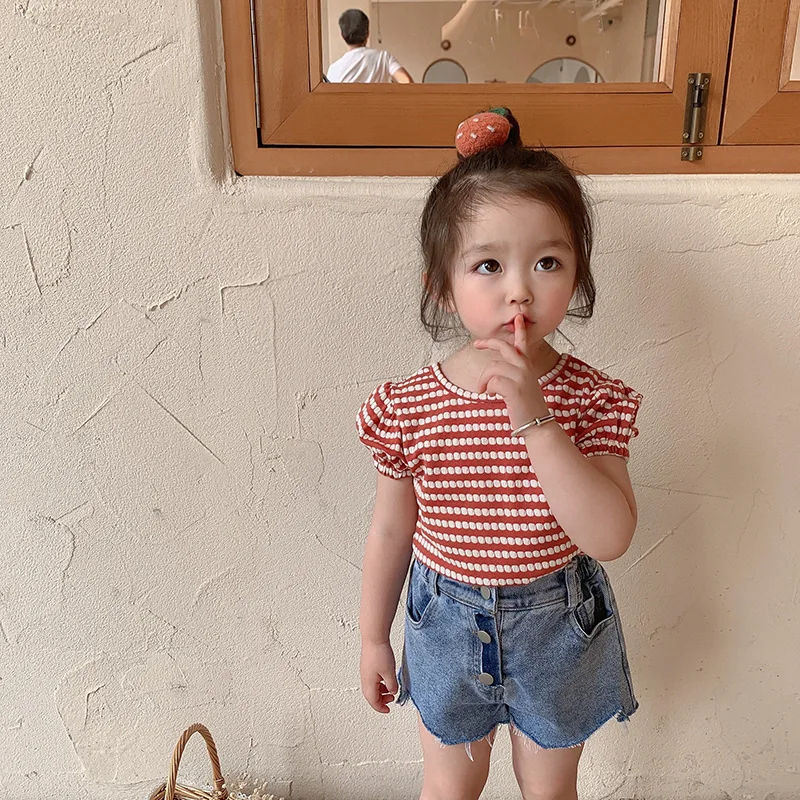 Летняя Новинка 2022, модная полосатая футболка для девочек, топ с рукавами-фонариками и круглым вырезом, милая повседневная детская одежда
Летняя Новинка 2022, модная полосатая футболка для девочек, топ с рукавами-фонариками и круглым вырезом, милая повседневная детская одежда
