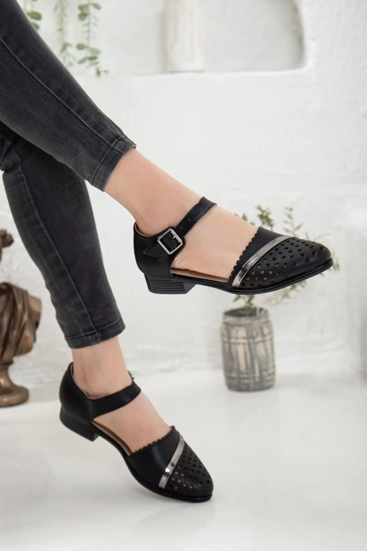 Women Flats Shoes Nova Black Skin Fashion Flats For Ladies Casual Shoes Elegant Flat Footwear Summer Ladies Shoes
Women Flats Shoes Nova Black Skin Fashion Flats For Ladies Casual Shoes Elegant Flat Footwear Summer Ladies Shoes