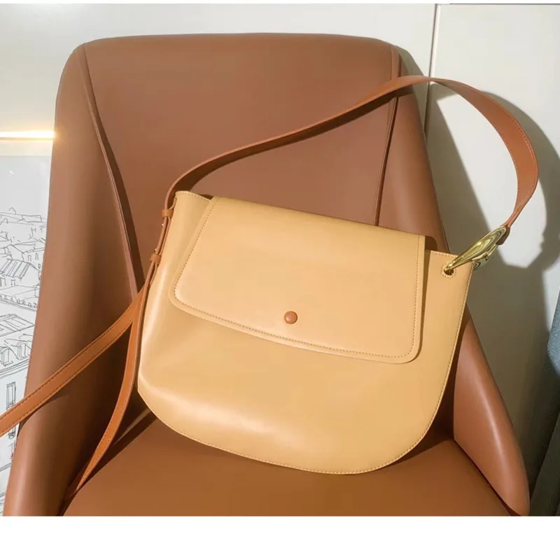 Fashion Trending Saddle PU Leather All-match Crossbody Shoulder Bag Women New Branded Large Capacity Tote Bag
Fashion Trending Saddle PU Leather All-match Crossbody Shoulder Bag Women New Branded Large Capacity Tote Bag
