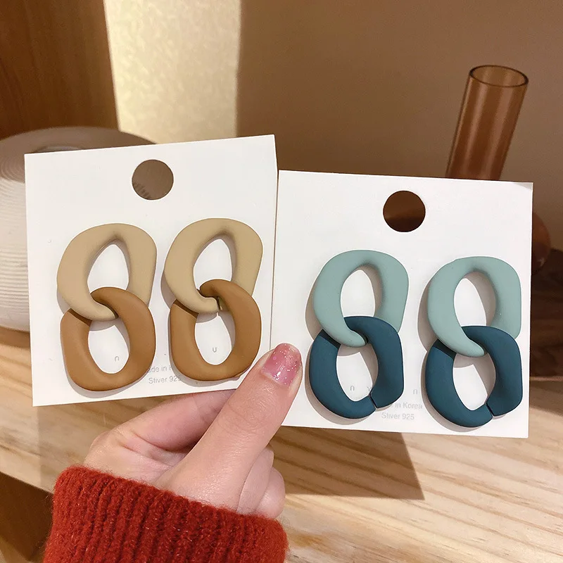 2022 European And American Irregular Spray Paint Acrylic Simple Fashion Personality Small Fresh Earrings Women
2022 European And American Irregular Spray Paint Acrylic Simple Fashion Personality Small Fresh Earrings Women