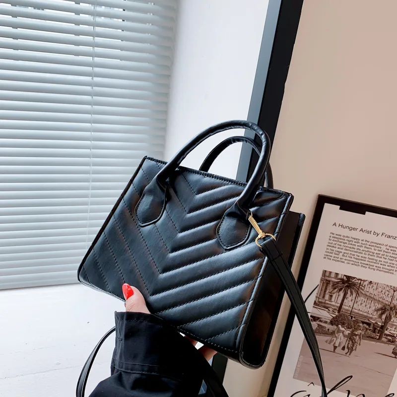 Autumn Simple Small Bag 2022 New Simple Crossbody Bag Fashion Casual Shoulder Bag Handheld Small Square Bag Women's Bag
Autumn Simple Small Bag 2022 New Simple Crossbody Bag Fashion Casual Shoulder Bag Handheld Small Square Bag Women's Bag