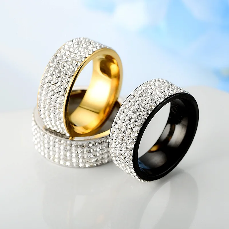 Explosive factory supply five-row diamond ring European and American fashion stainless steel couple ring
Explosive factory supply five-row diamond ring European and American fashion stainless steel couple ring