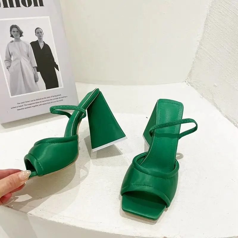 Flexible New Women Slippers Slides Square Toe Med Heel Sandal Ladies Summer Outdoor Beach Flip Flops Slides Plus Size 42
Flexible New Women Slippers Slides Square Toe Med Heel Sandal Ladies Summer Outdoor Beach Flip Flops Slides Plus Size 42