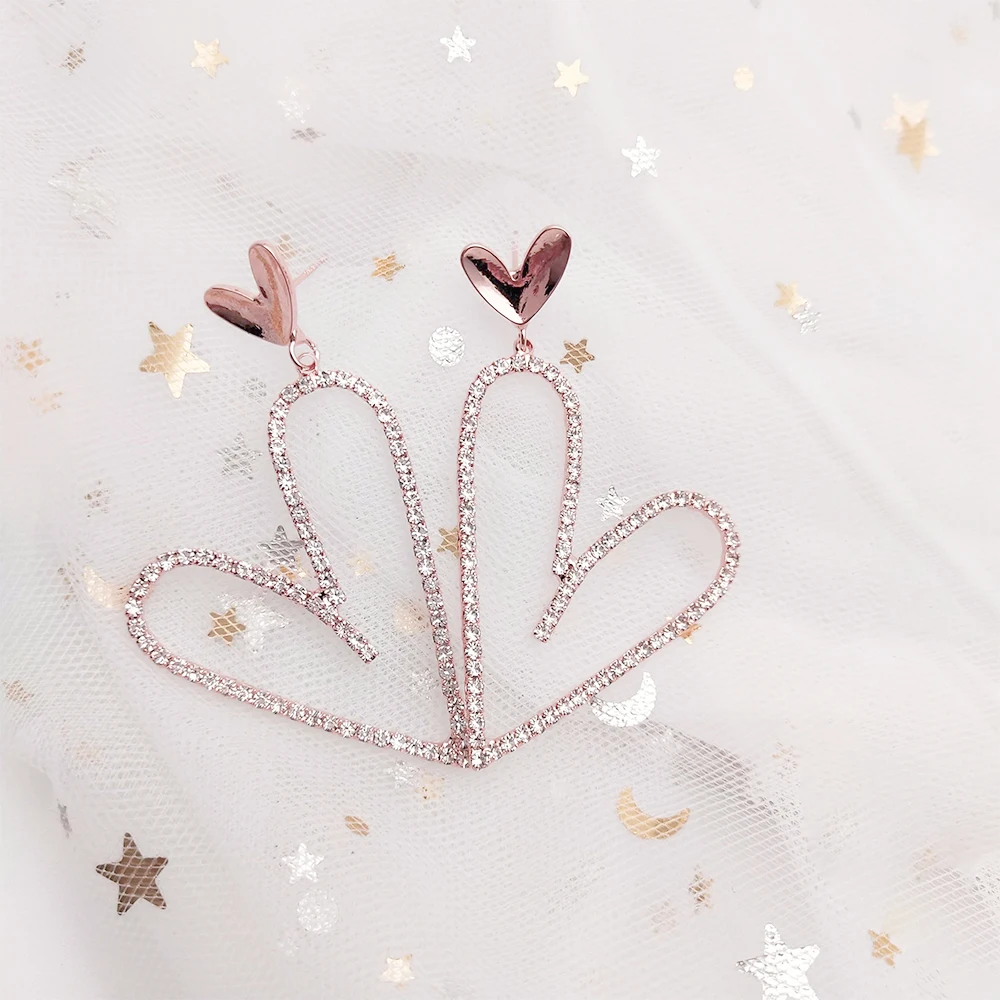 Fashion Shiny Zircon Heart Shaped Earrings Ladies Temperament Luxury Rhinestone Ear Studs Charm Women Party Accessories Jewelry
Fashion Shiny Zircon Heart Shaped Earrings Ladies Temperament Luxury Rhinestone Ear Studs Charm Women Party Accessories Jewelry