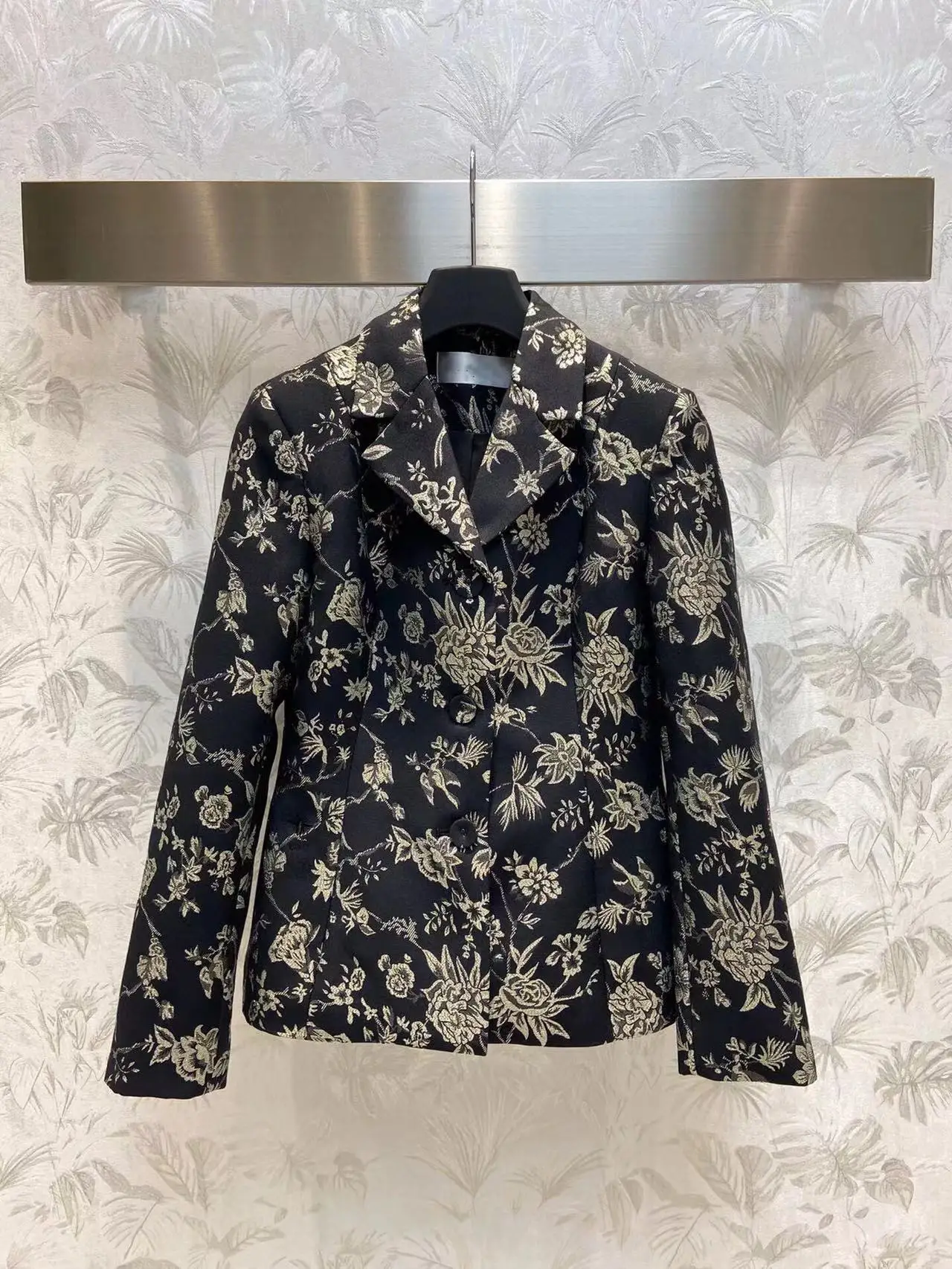 2022 Runway Long Sleeve Collect Blazer Women Jacket Jacquard Fashion Elegant Office Work Jacket
2022 Runway Long Sleeve Collect Blazer Women Jacket Jacquard Fashion Elegant Office Work Jacket