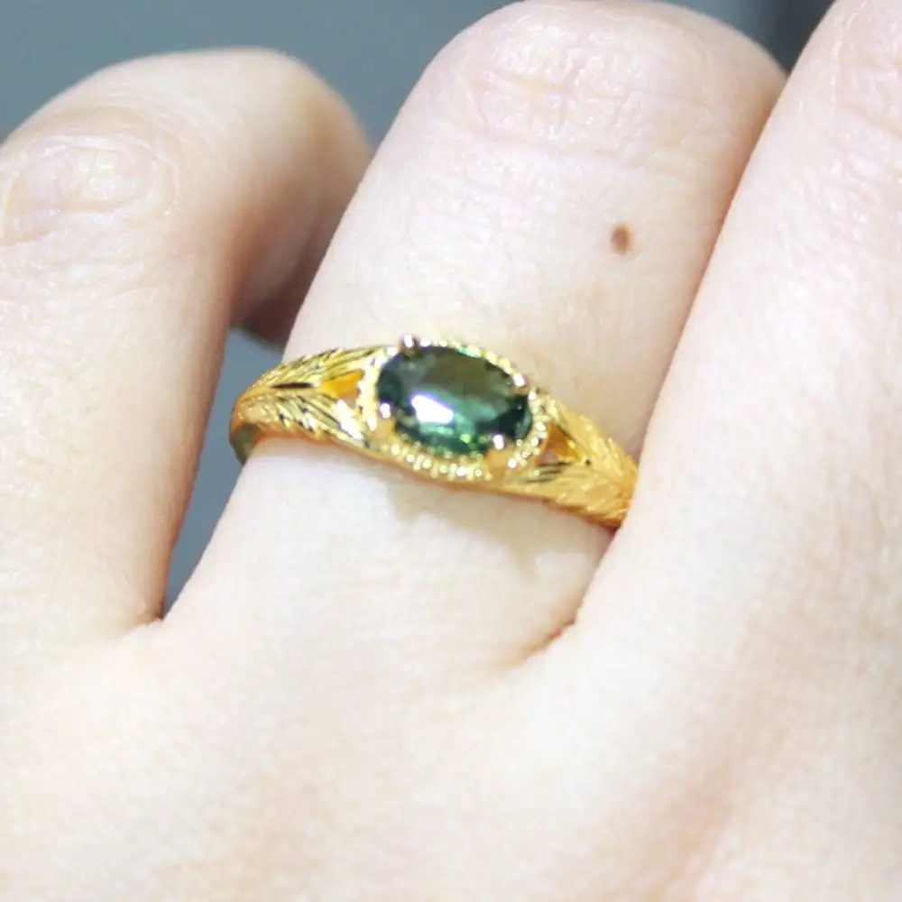 925 sterling silver AKAC 100% natural green tourmaline adjustable ring stone size approx5*7mm
925 sterling silver AKAC 100% natural green tourmaline adjustable ring stone size approx5*7mm