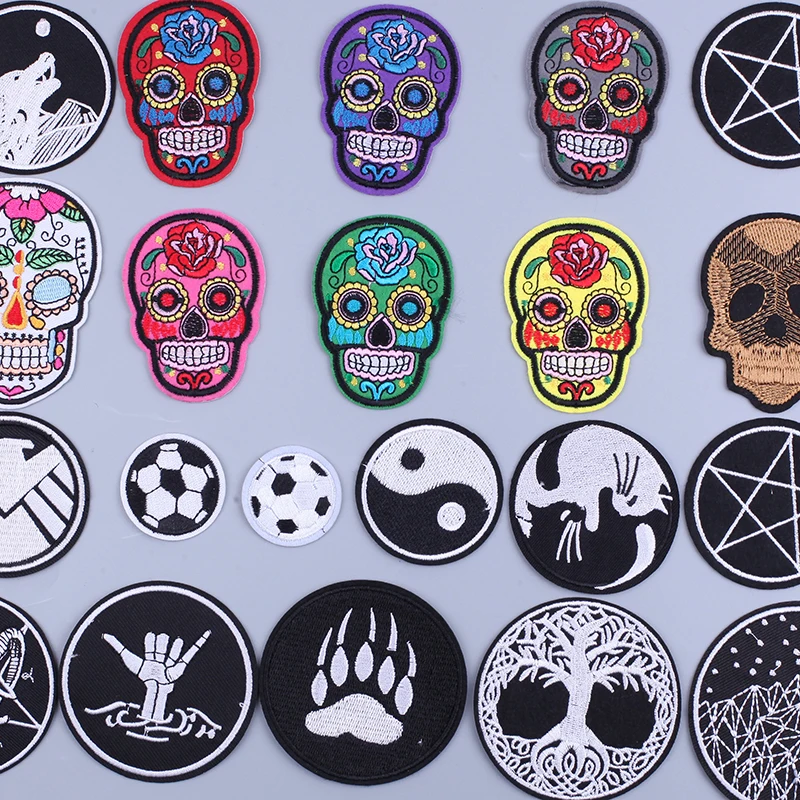 Rock and Roll Punk Skull Embroidered Patches for Clothing Thermoadhesive Patches Guns N Roses Velcro Patch Ironing Applications
Rock and Roll Punk Skull Embroidered Patches for Clothing Thermoadhesive Patches Guns N Roses Velcro Patch Ironing Applications