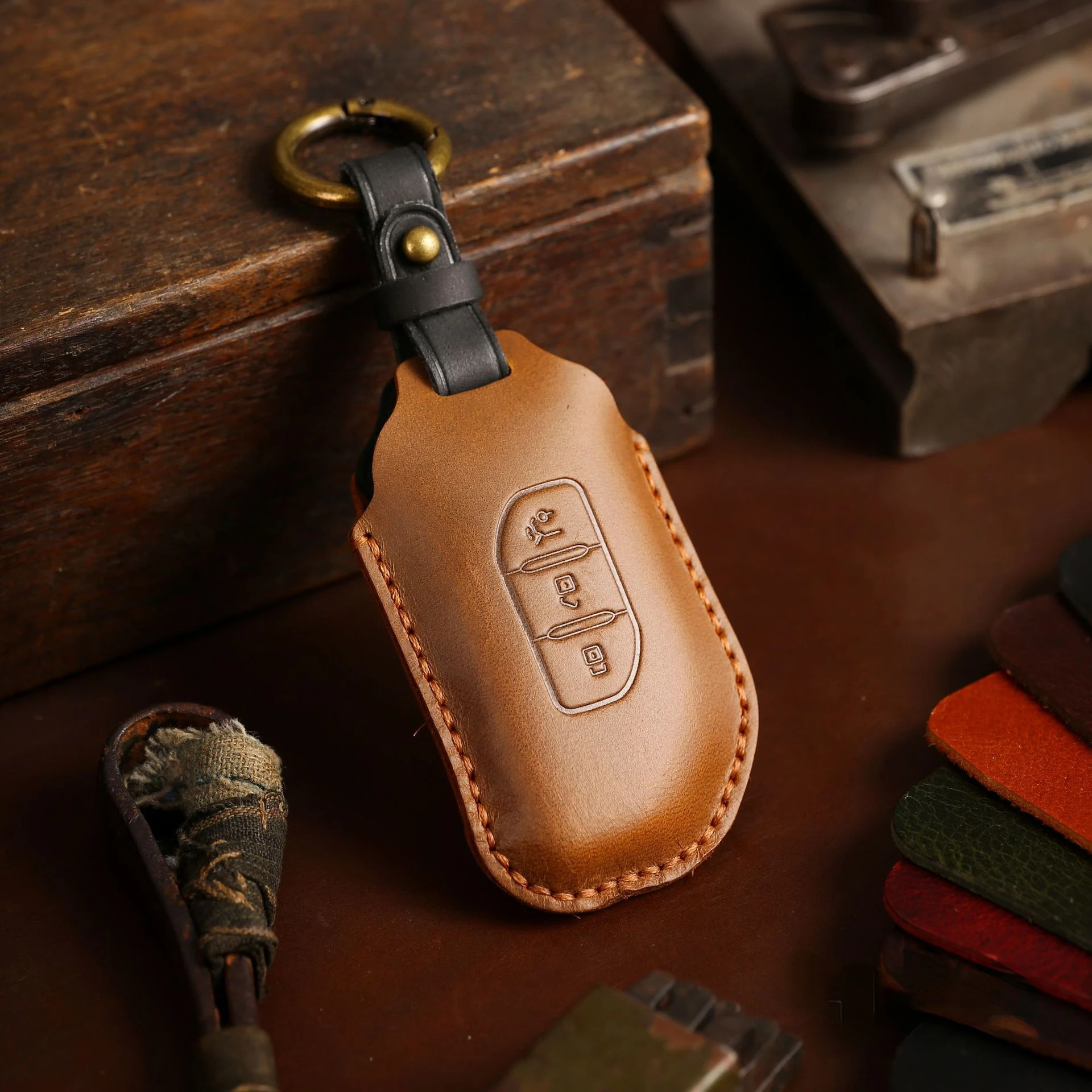 

Luxury Leather Car Key Pouch Case Cover Fob Protector Keyring Accessories for Dongfeng Forthing Evo T5 Keychain Holder Shell Bag