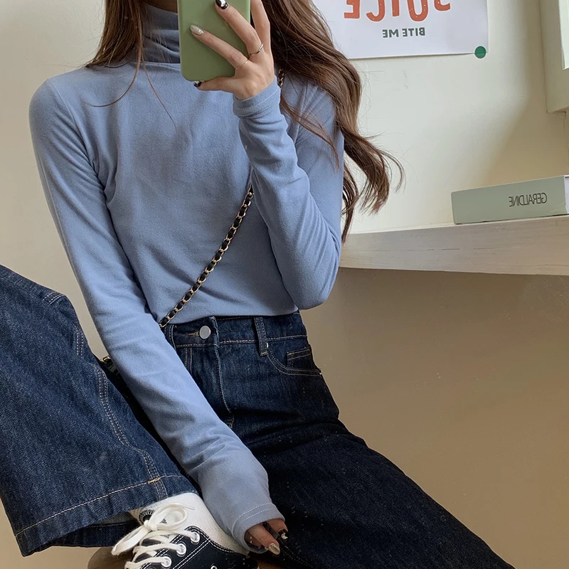 A Women's solid-color bottoming shirt in winter wear slim and thin long-sleeved t-shirt pile pile collar top coat pullover
A Women's solid-color bottoming shirt in winter wear slim and thin long-sleeved t-shirt pile pile collar top coat pullover