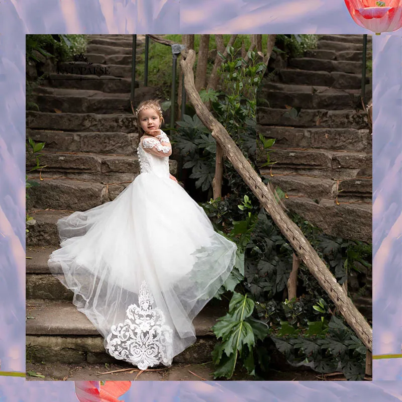 FATAPAESE Flower Girl Dress Floral Pattern Sweetheart Princess Bodice White Lace Up Bow Jewel Style Sweep Trailing Ball Gown
FATAPAESE Flower Girl Dress Floral Pattern Sweetheart Princess Bodice White Lace Up Bow Jewel Style Sweep Trailing Ball Gown