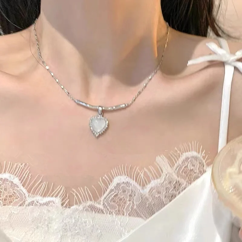 

Kpop Vintage Goth Harajuku Fairy Aesthetic Peach Heart Pendant Choker Chain Necklace For Women Egirl Grunge Collares Y2K Jewelry