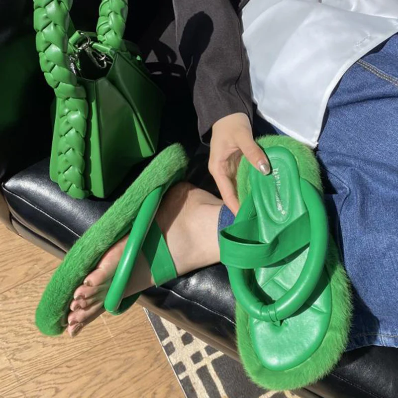 New 2022 Shoes Fashion Women Fur Slippers Flats Flip Flops Female Casual Outdoor Beach Furry Slides Ladies Flat With Sandal
New 2022 Shoes Fashion Women Fur Slippers Flats Flip Flops Female Casual Outdoor Beach Furry Slides Ladies Flat With Sandal